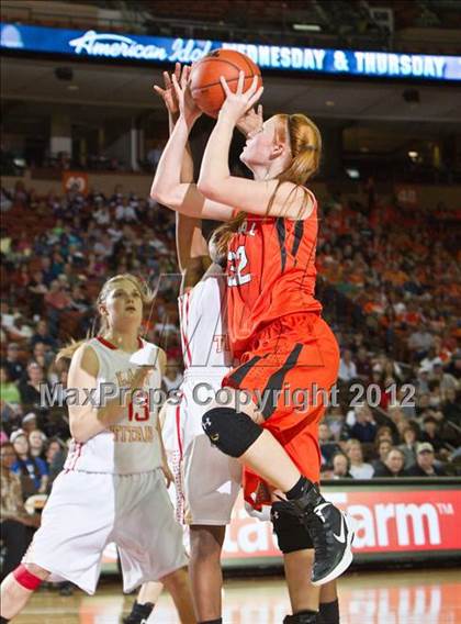 Thumbnail 1 in Victoria East vs. Rockwall (UIL 4A Semifinals) photogallery.