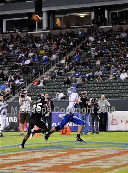 Thumbnail 3 in Rocklin vs. Servite (CIF State D2 Final) photogallery.
