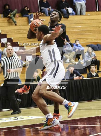 Thumbnail 3 in Woodstock Academy vs Vermont Academy (Spalding Hoophall Classic) photogallery.