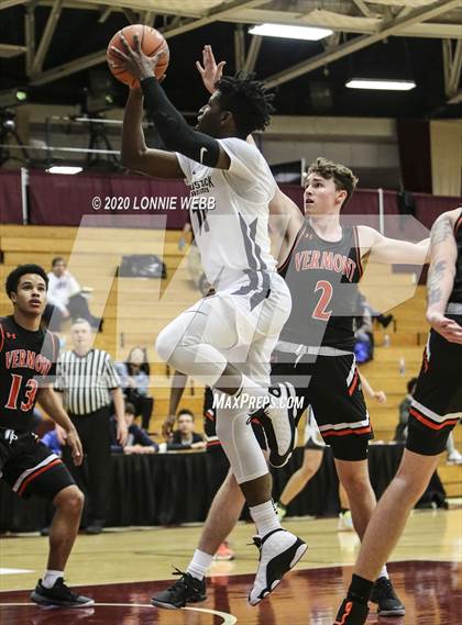 Thumbnail 3 in Woodstock Academy vs Vermont Academy (Spalding Hoophall Classic) photogallery.