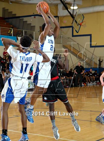 Thumbnail 3 in Alexander vs Seton Hall Prep (Rotary Roundball Classic) photogallery.