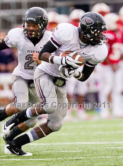 Thumbnail 1 in Lamar vs. Pearland (5A Region III Division I Regional) photogallery.