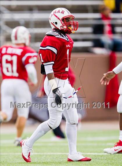 Thumbnail 2 in Lamar vs. Pearland (5A Region III Division I Regional) photogallery.