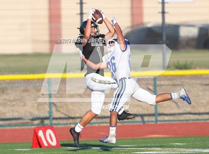 Thumbnail 3 in Fillmore vs. Oak Park (Scrimmage) photogallery.