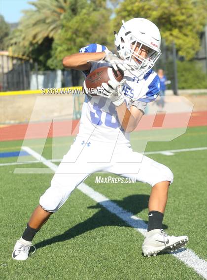 Thumbnail 1 in Fillmore vs. Oak Park (Scrimmage) photogallery.