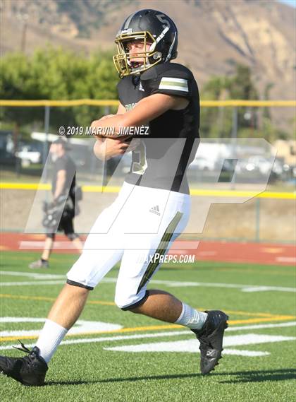 Thumbnail 1 in Fillmore vs. Oak Park (Scrimmage) photogallery.