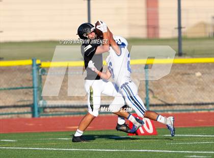 Thumbnail 1 in Fillmore vs. Oak Park (Scrimmage) photogallery.