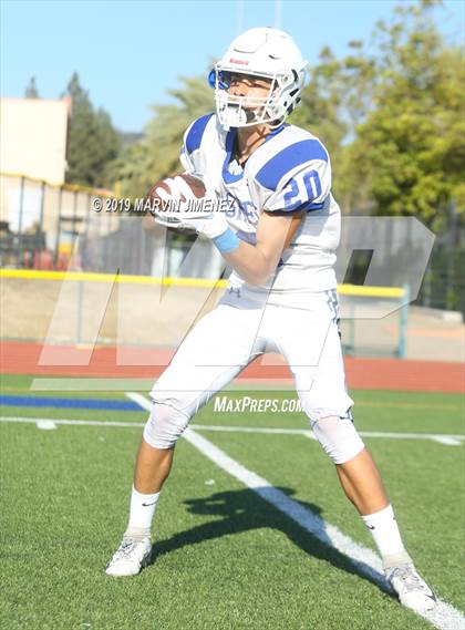 Thumbnail 1 in Fillmore vs. Oak Park (Scrimmage) photogallery.
