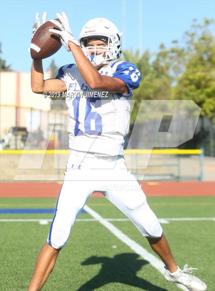 Thumbnail 3 in Fillmore vs. Oak Park (Scrimmage) photogallery.