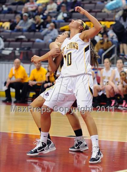 Thumbnail 2 in Governor Mifflin vs. Red Lion (D3 Semifinals) photogallery.