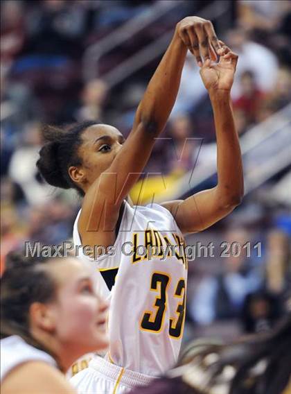 Thumbnail 2 in Governor Mifflin vs. Red Lion (D3 Semifinals) photogallery.