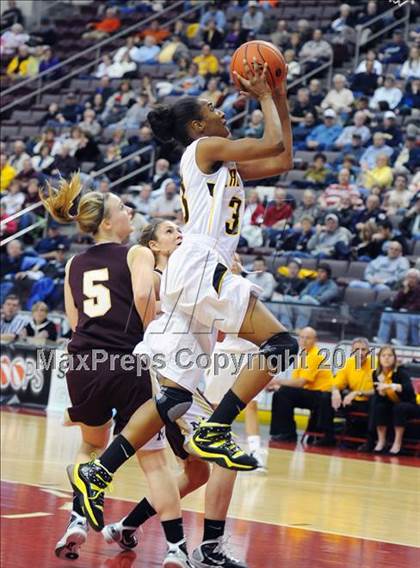 Thumbnail 1 in Governor Mifflin vs. Red Lion (D3 Semifinals) photogallery.