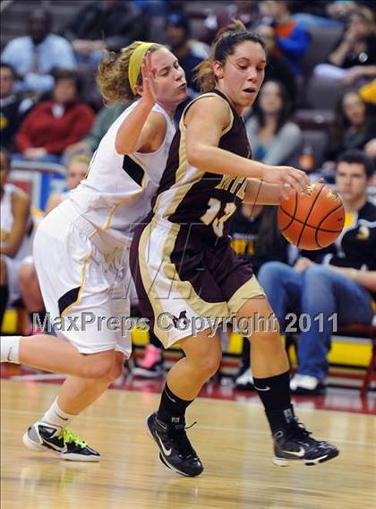 Thumbnail 1 in Governor Mifflin vs. Red Lion (D3 Semifinals) photogallery.