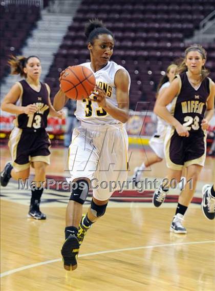 Thumbnail 1 in Governor Mifflin vs. Red Lion (D3 Semifinals) photogallery.