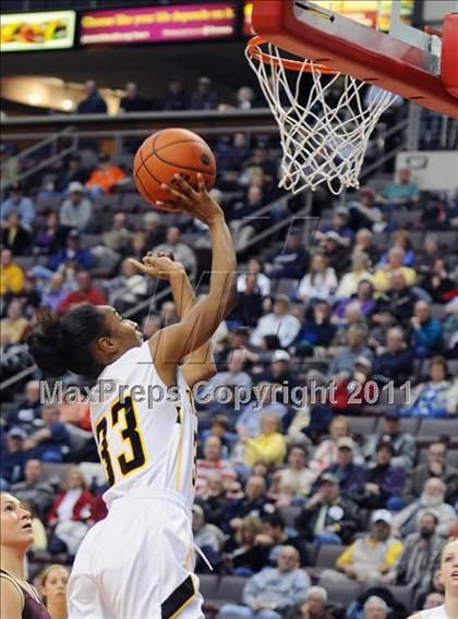 Thumbnail 2 in Governor Mifflin vs. Red Lion (D3 Semifinals) photogallery.