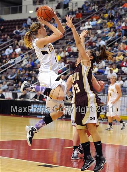 Thumbnail 2 in Governor Mifflin vs. Red Lion (D3 Semifinals) photogallery.