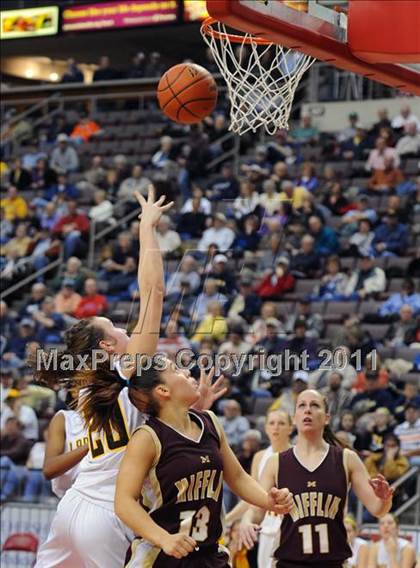 Thumbnail 1 in Governor Mifflin vs. Red Lion (D3 Semifinals) photogallery.