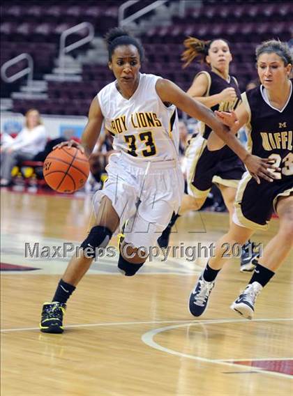 Thumbnail 2 in Governor Mifflin vs. Red Lion (D3 Semifinals) photogallery.
