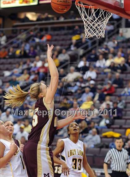 Thumbnail 1 in Governor Mifflin vs. Red Lion (D3 Semifinals) photogallery.