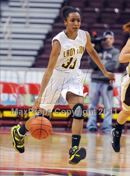 Thumbnail 2 in Governor Mifflin vs. Red Lion (D3 Semifinals) photogallery.