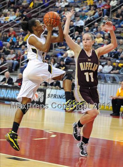 Thumbnail 3 in Governor Mifflin vs. Red Lion (D3 Semifinals) photogallery.