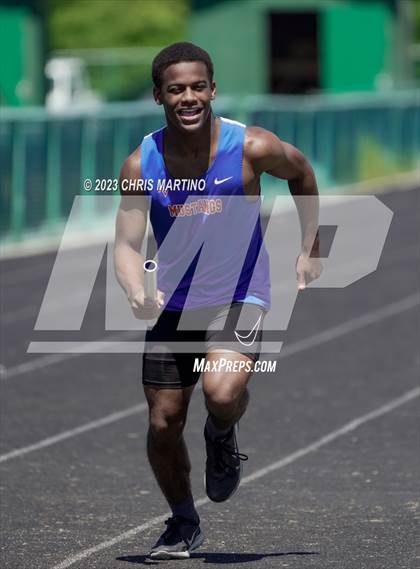 Thumbnail 1 in Border Brawl Relays photogallery.