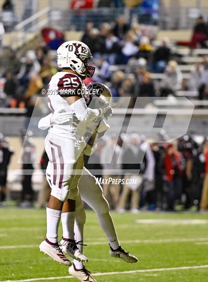 Thumbnail 3 in C.H. Yoe vs West (UIL 3A Bi-District) photogallery.
