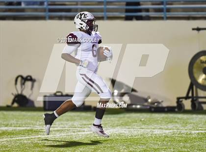 Thumbnail 3 in C.H. Yoe vs West (UIL 3A Bi-District) photogallery.