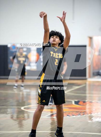 Thumbnail 3 in Chapel Hill vs. Sanderson (Battle in the Bull Invitational) photogallery.