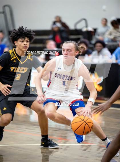 Thumbnail 1 in Chapel Hill vs. Sanderson (Battle in the Bull Invitational) photogallery.