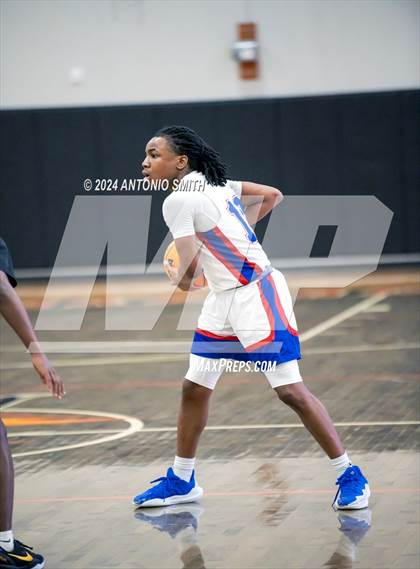 Thumbnail 2 in Chapel Hill vs. Sanderson (Battle in the Bull Invitational) photogallery.