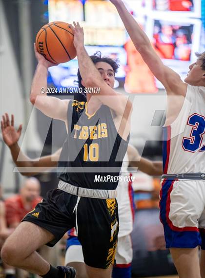 Thumbnail 1 in Chapel Hill vs. Sanderson (Battle in the Bull Invitational) photogallery.
