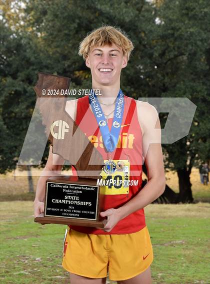 Thumbnail 3 in CIF State Cross Country Championships (Boys Awards) photogallery.