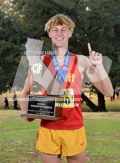 Thumbnail 1 in CIF State Cross Country Championships (Boys Awards) photogallery.