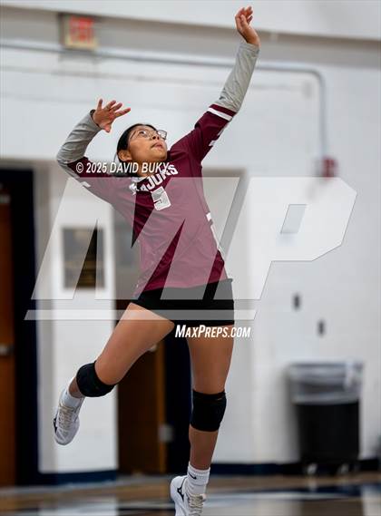 Thumbnail 1 in Mt Vernon @ Osbourn (Scrimmage) photogallery.