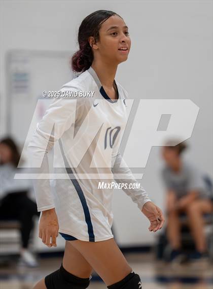 Thumbnail 2 in Mt Vernon @ Osbourn (Scrimmage) photogallery.