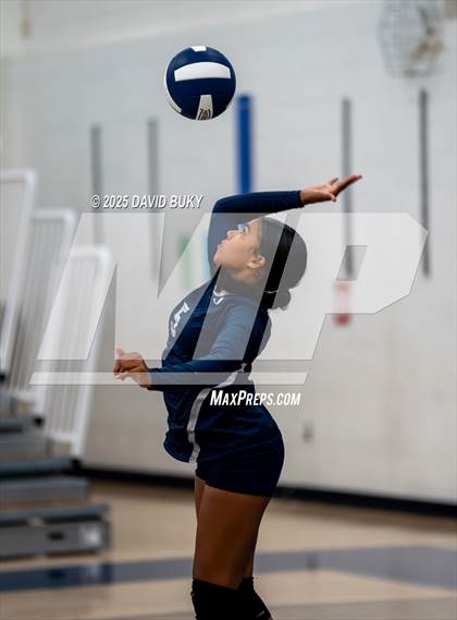 Thumbnail 2 in Mt Vernon @ Osbourn (Scrimmage) photogallery.