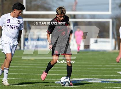 Thumbnail 3 in Mount Vernon vs. Gainesville (Sulphur Springs 4A Elite Invitational) photogallery.