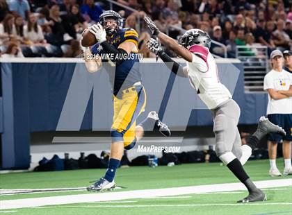 Thumbnail 2 in Mansfield Timberview vs. Highland Park (UIL 5A DI Regional Playoff) photogallery.