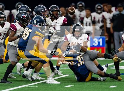 Thumbnail 1 in Mansfield Timberview vs. Highland Park (UIL 5A DI Regional Playoff) photogallery.