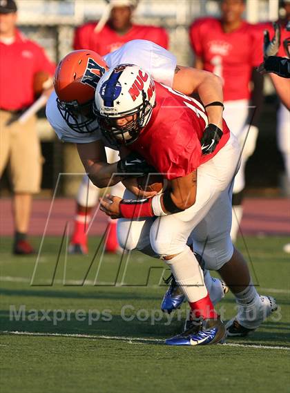 Thumbnail 1 in New Jersey vs. New York (All-Star Football Classic) photogallery.
