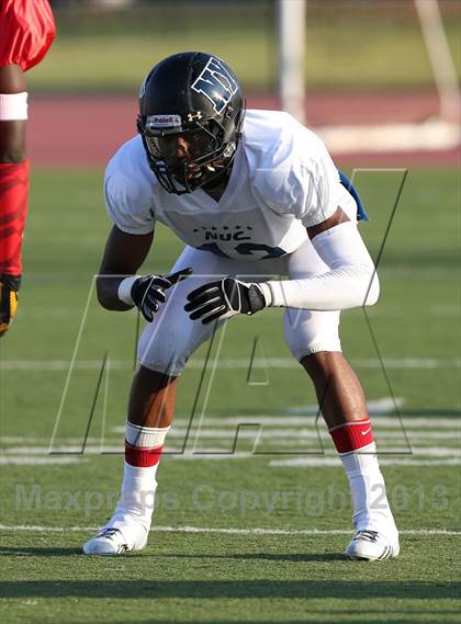 Thumbnail 1 in New Jersey vs. New York (All-Star Football Classic) photogallery.