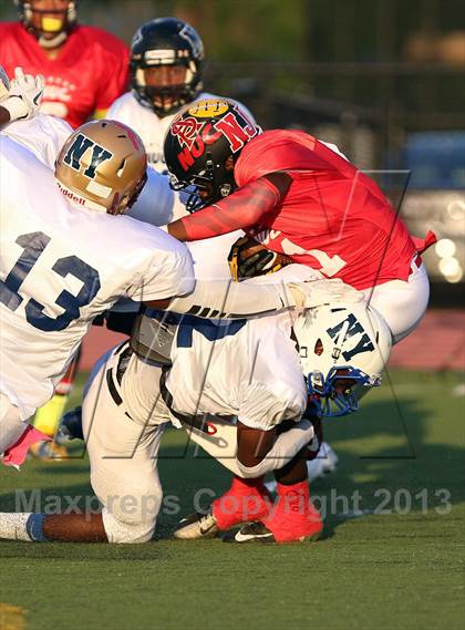 Thumbnail 3 in New Jersey vs. New York (All-Star Football Classic) photogallery.
