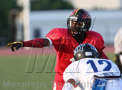 Thumbnail 3 in New Jersey vs. New York (All-Star Football Classic) photogallery.