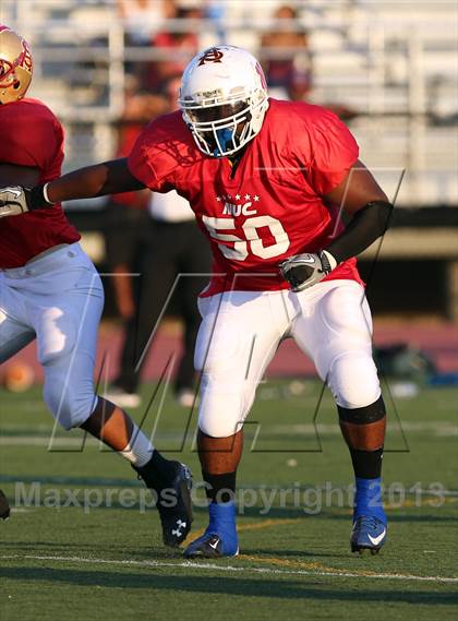 Thumbnail 2 in New Jersey vs. New York (All-Star Football Classic) photogallery.