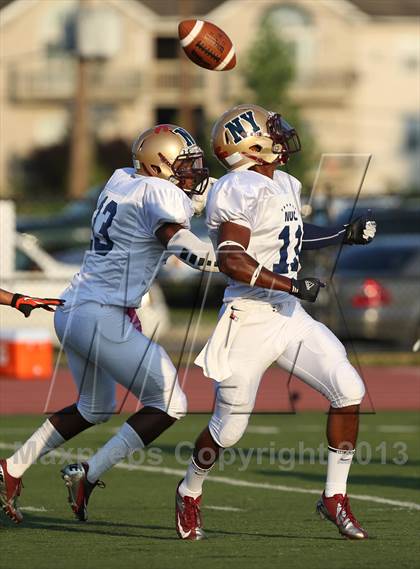 Thumbnail 1 in New Jersey vs. New York (All-Star Football Classic) photogallery.