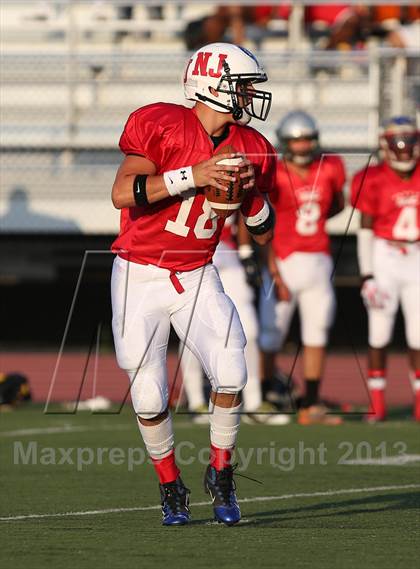 Thumbnail 3 in New Jersey vs. New York (All-Star Football Classic) photogallery.