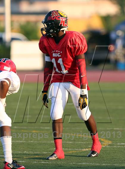 Thumbnail 1 in New Jersey vs. New York (All-Star Football Classic) photogallery.