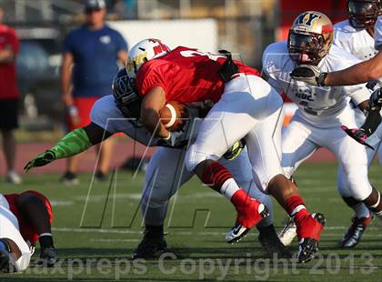 Thumbnail 2 in New Jersey vs. New York (All-Star Football Classic) photogallery.