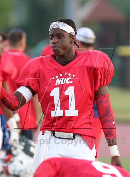 Thumbnail 1 in New Jersey vs. New York (All-Star Football Classic) photogallery.